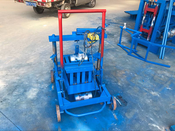 小型移動式免燒磚機(jī)